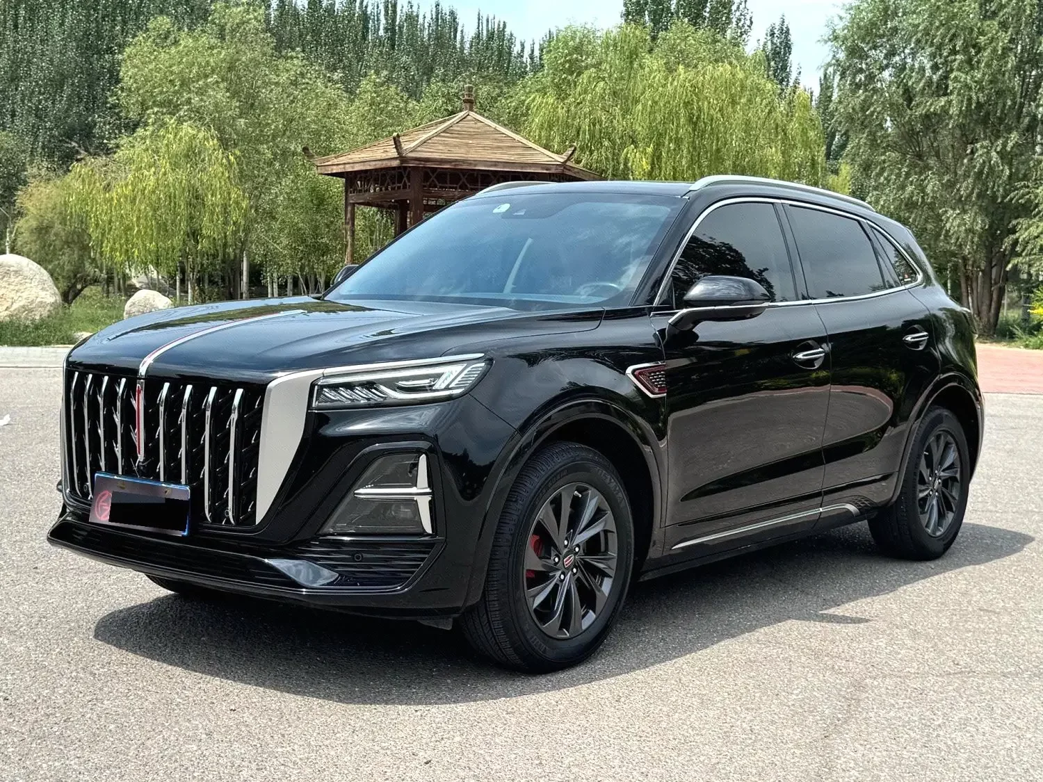 Hongqi HS5