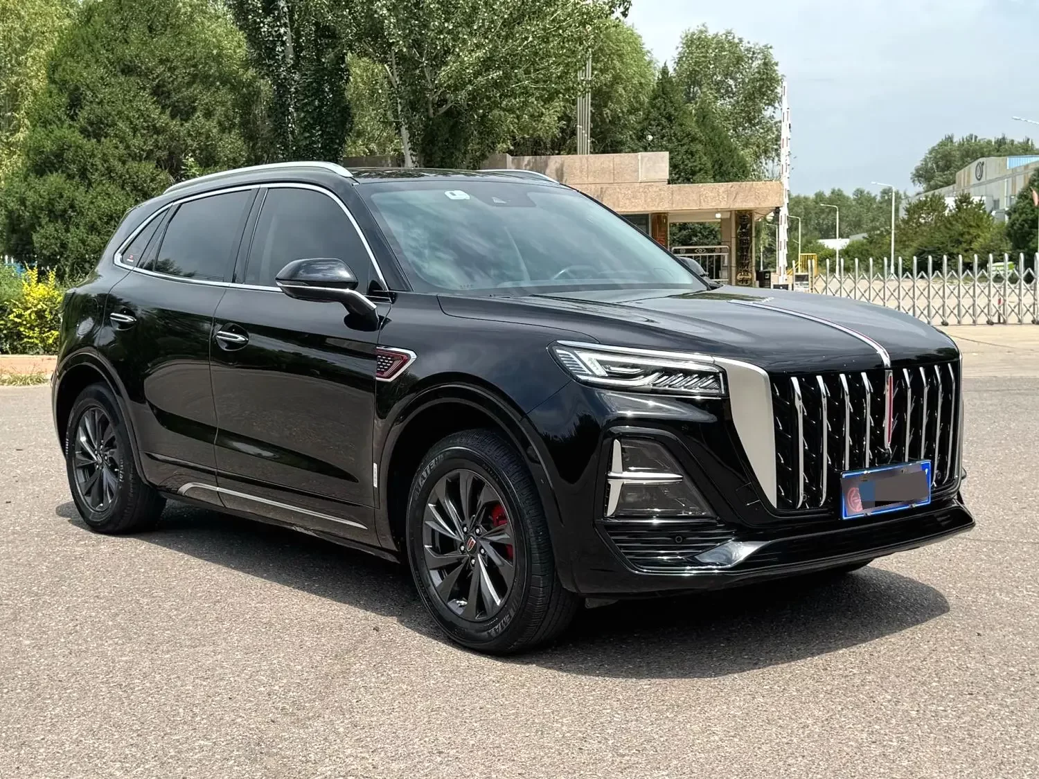 Hongqi HS5