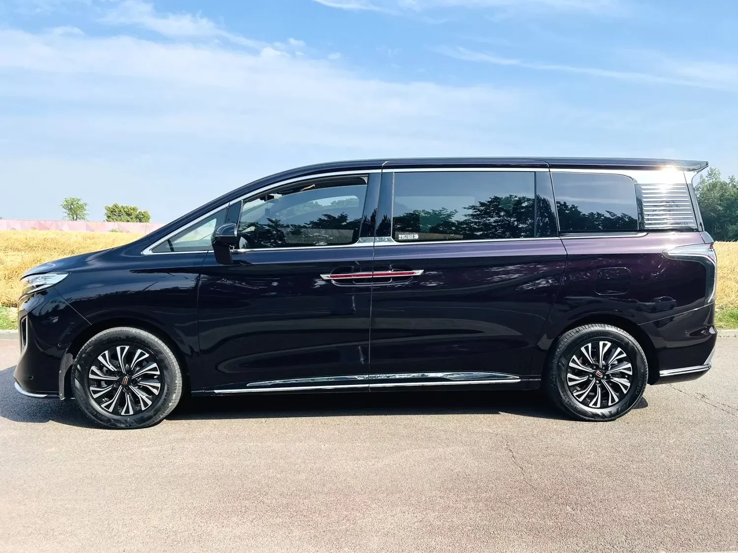 Hongqi HQ9 PHEV
