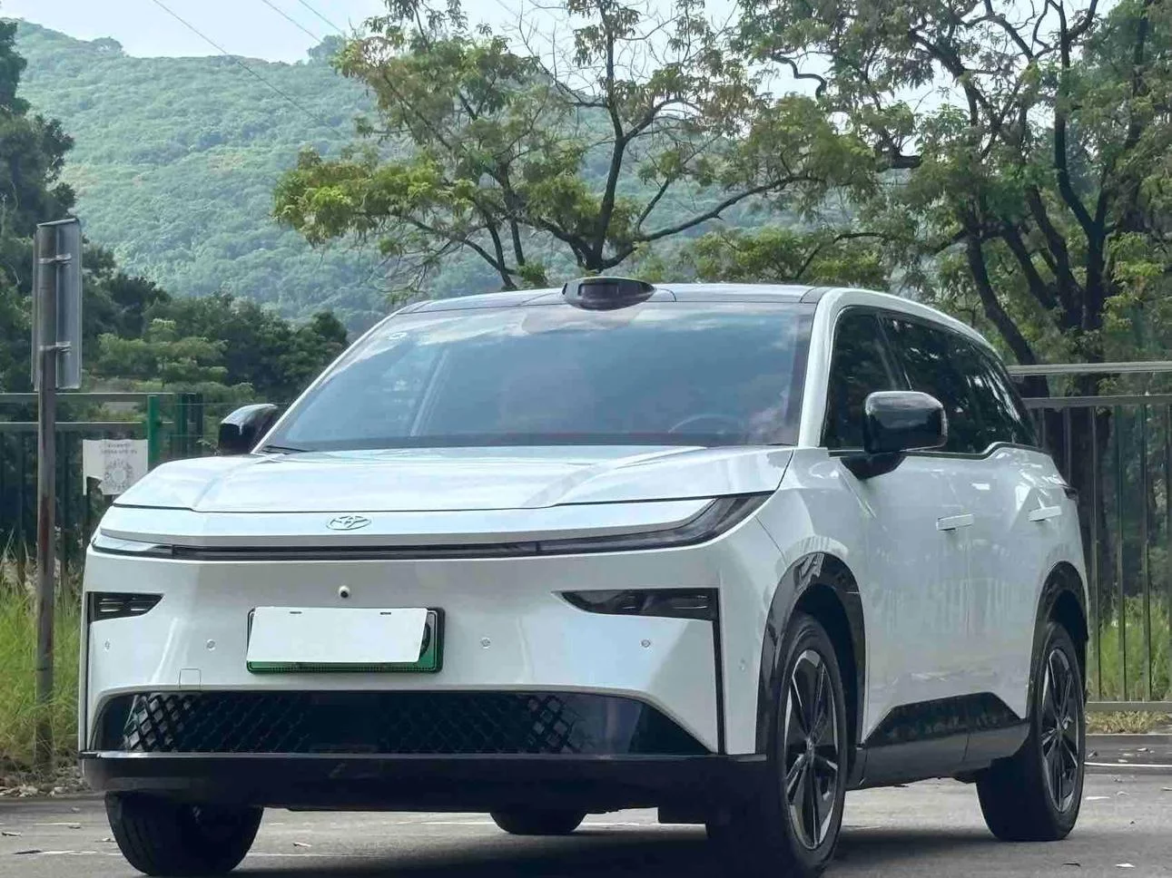 Toyota Bozhi 3X