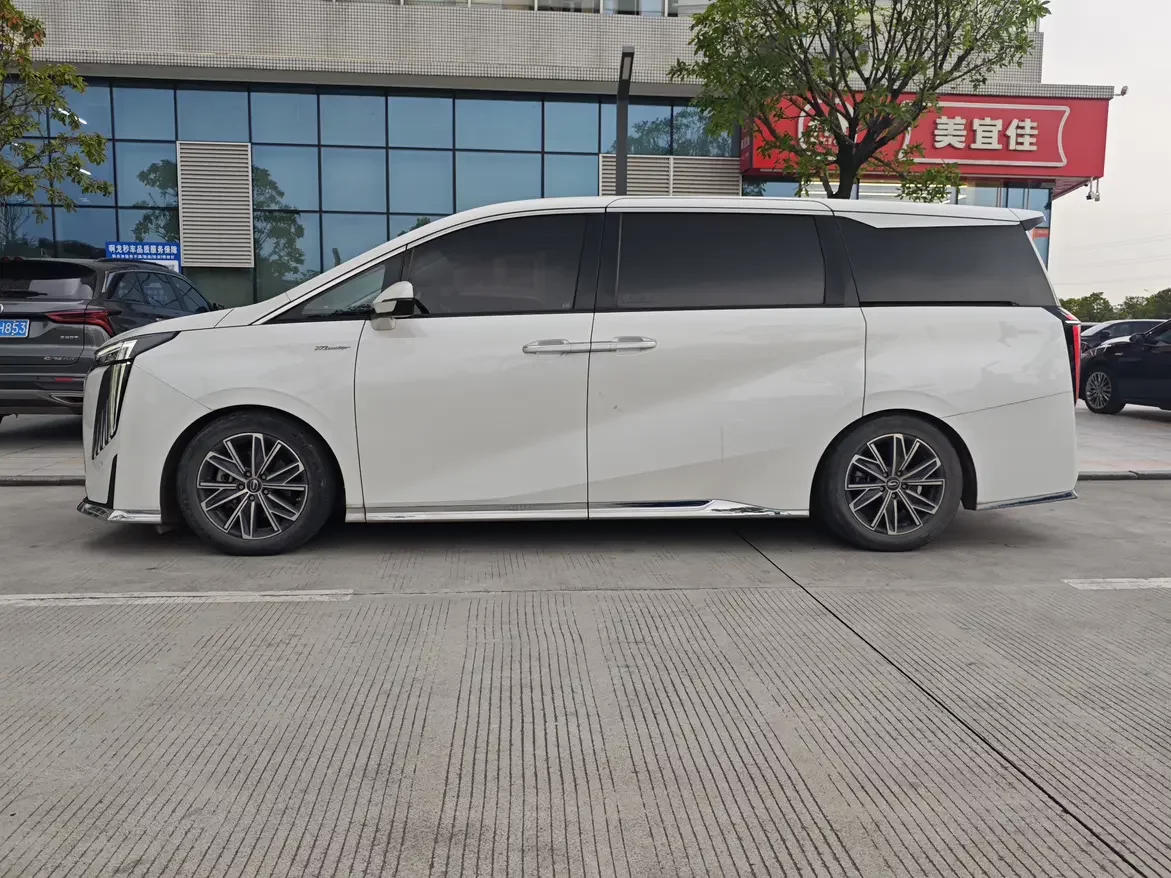 GAC Trumpchi M8