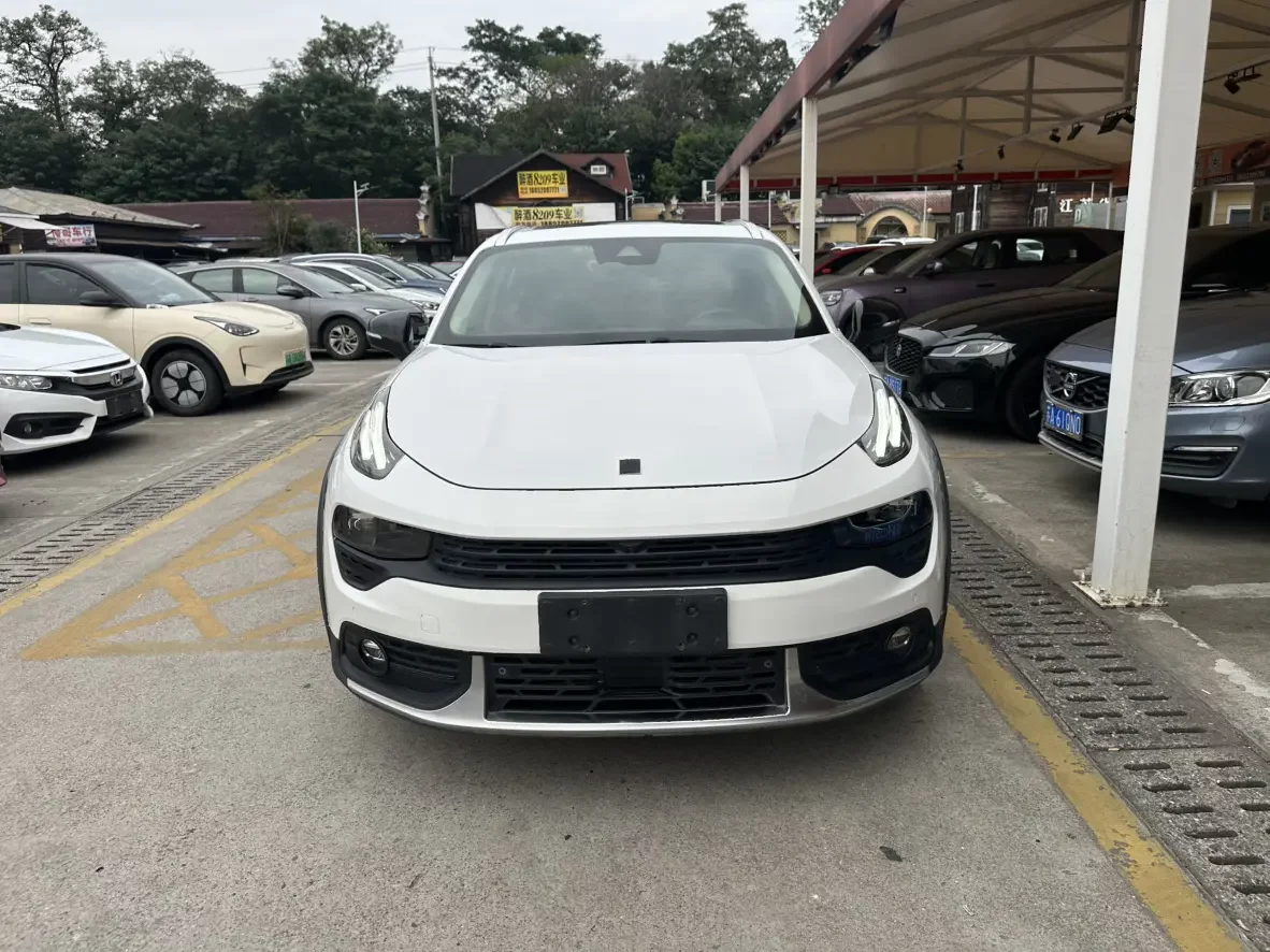 Lynk & Co 02