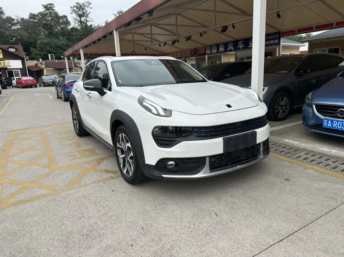 Lynk & Co 02