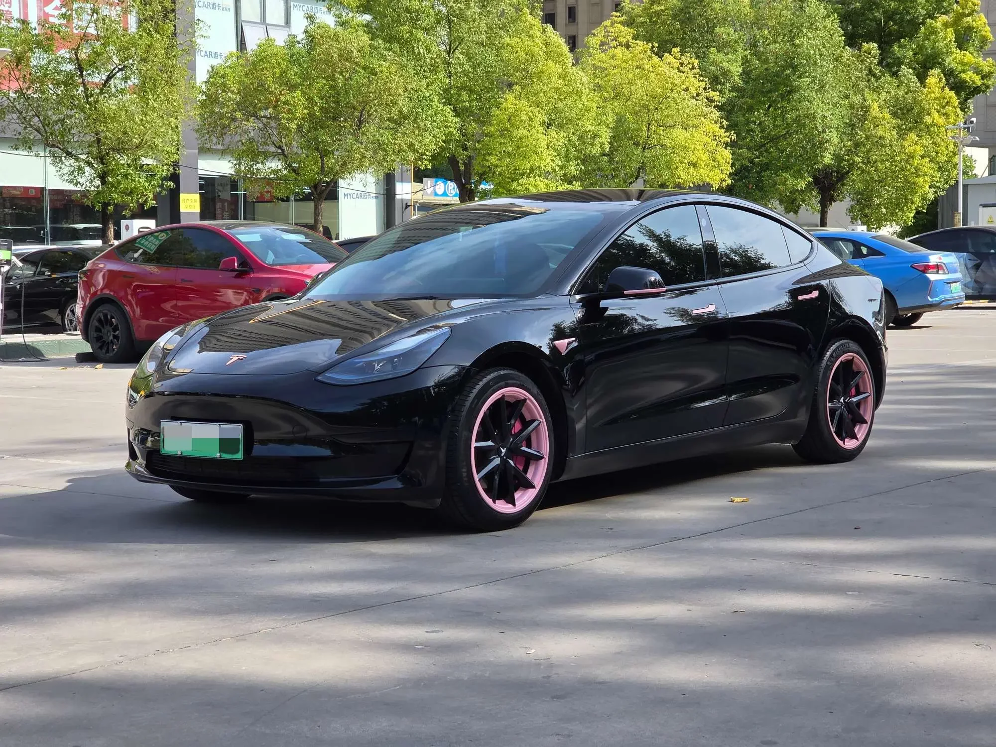TESLA MODEL 3