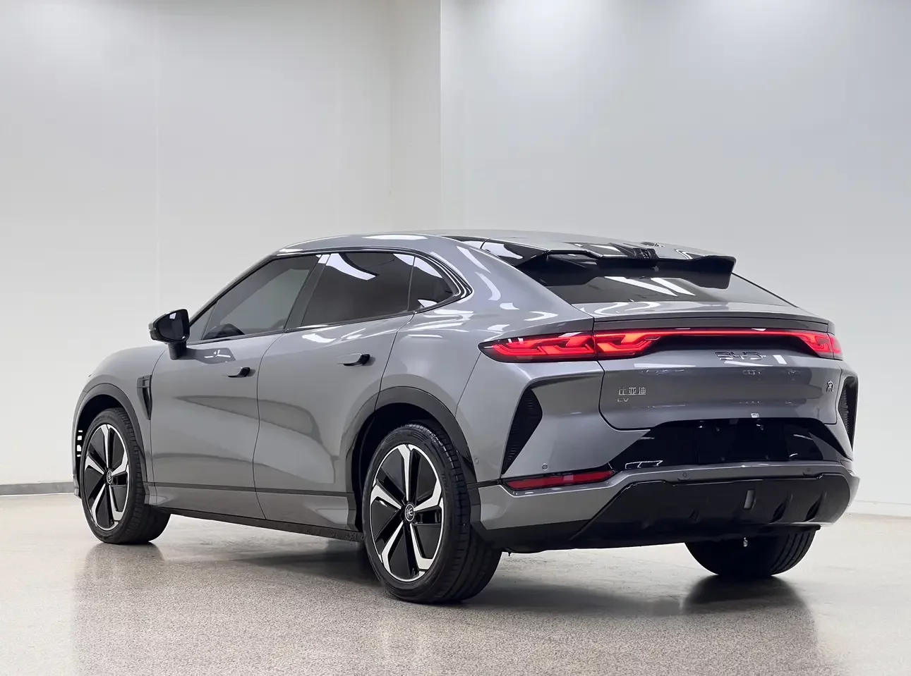 BYD Song L EV