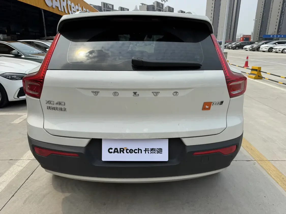 Volvo XC40