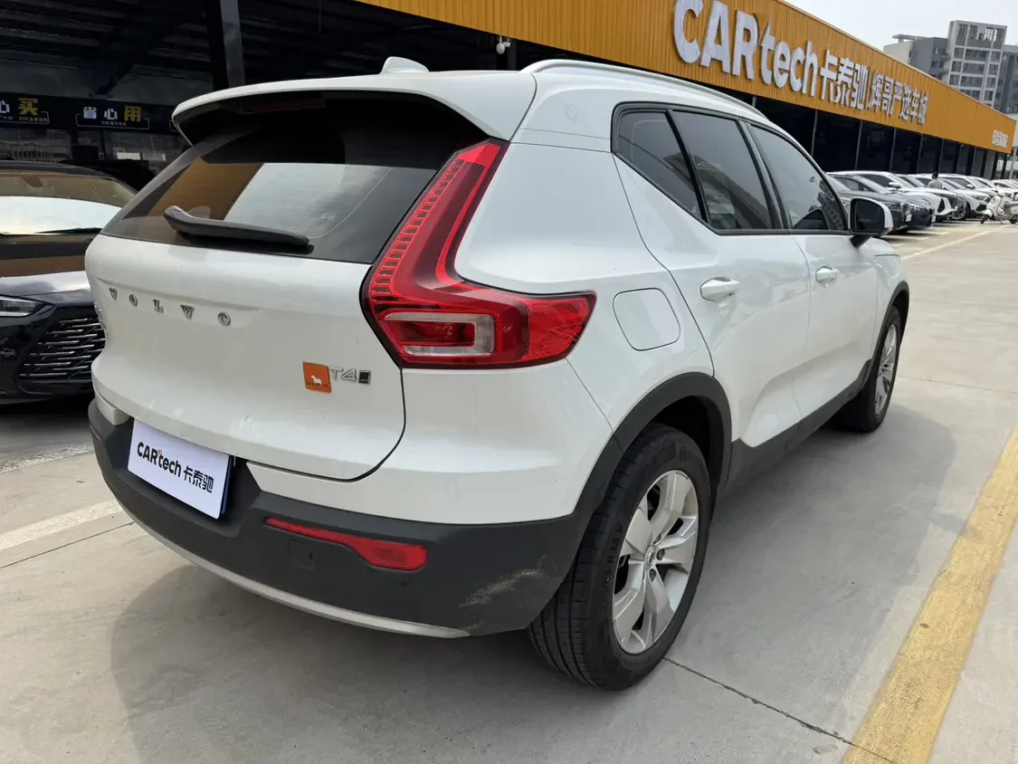 Volvo XC40
