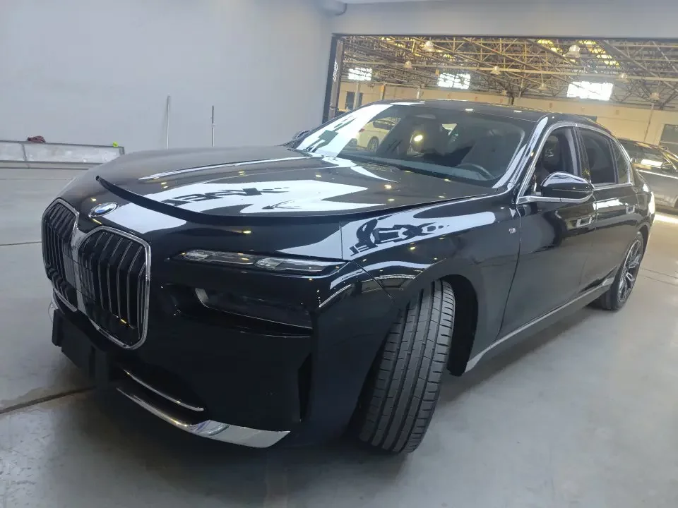 BMW 7-SERIES