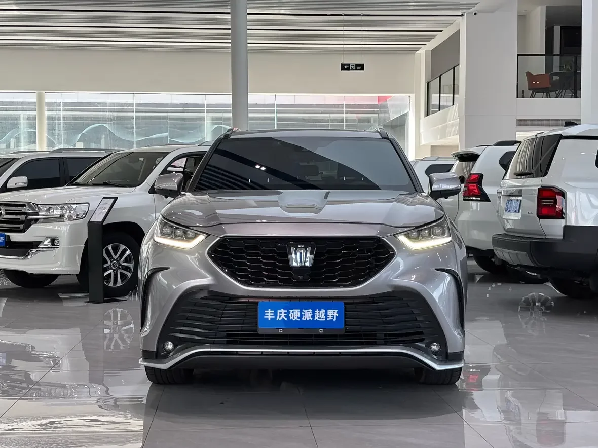 Toyota Crown Kluger