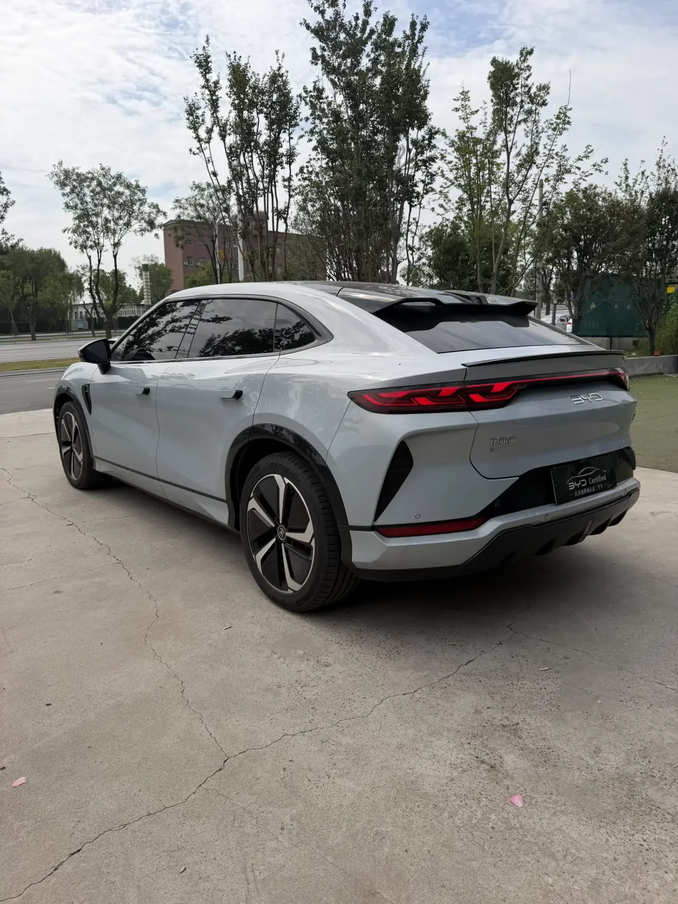 BYD Song L EV