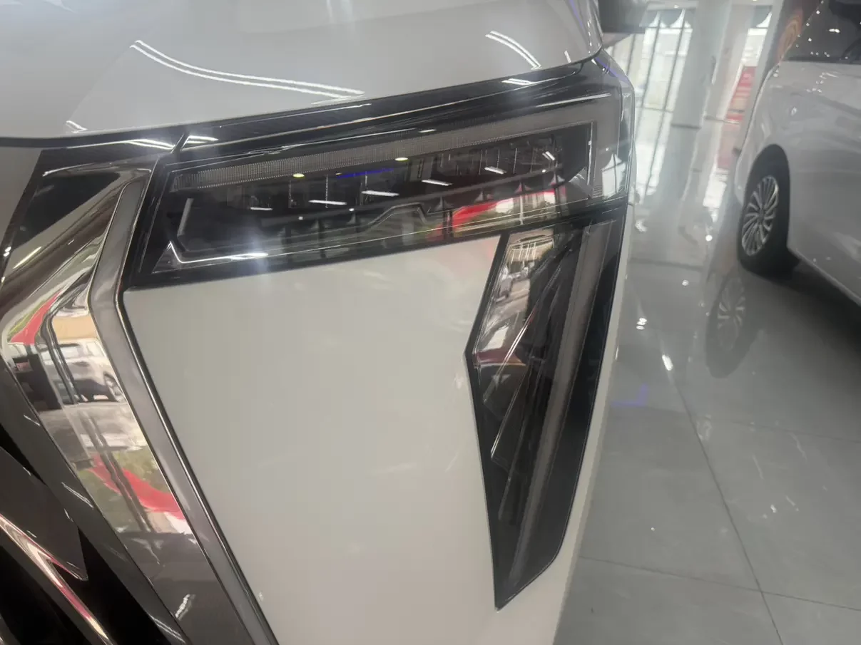 GAC Trumpchi M8