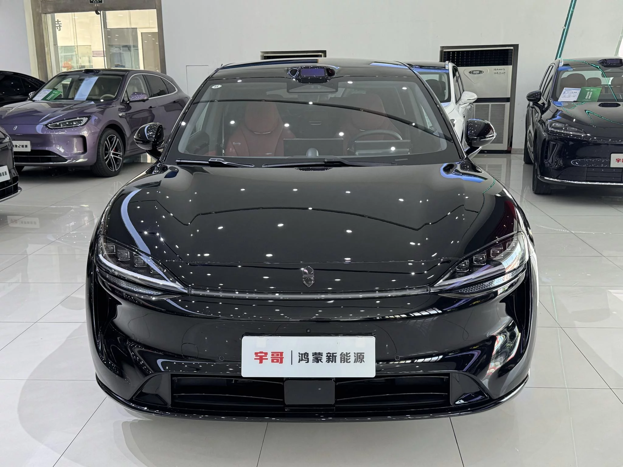 Luxeed Zhijie R7