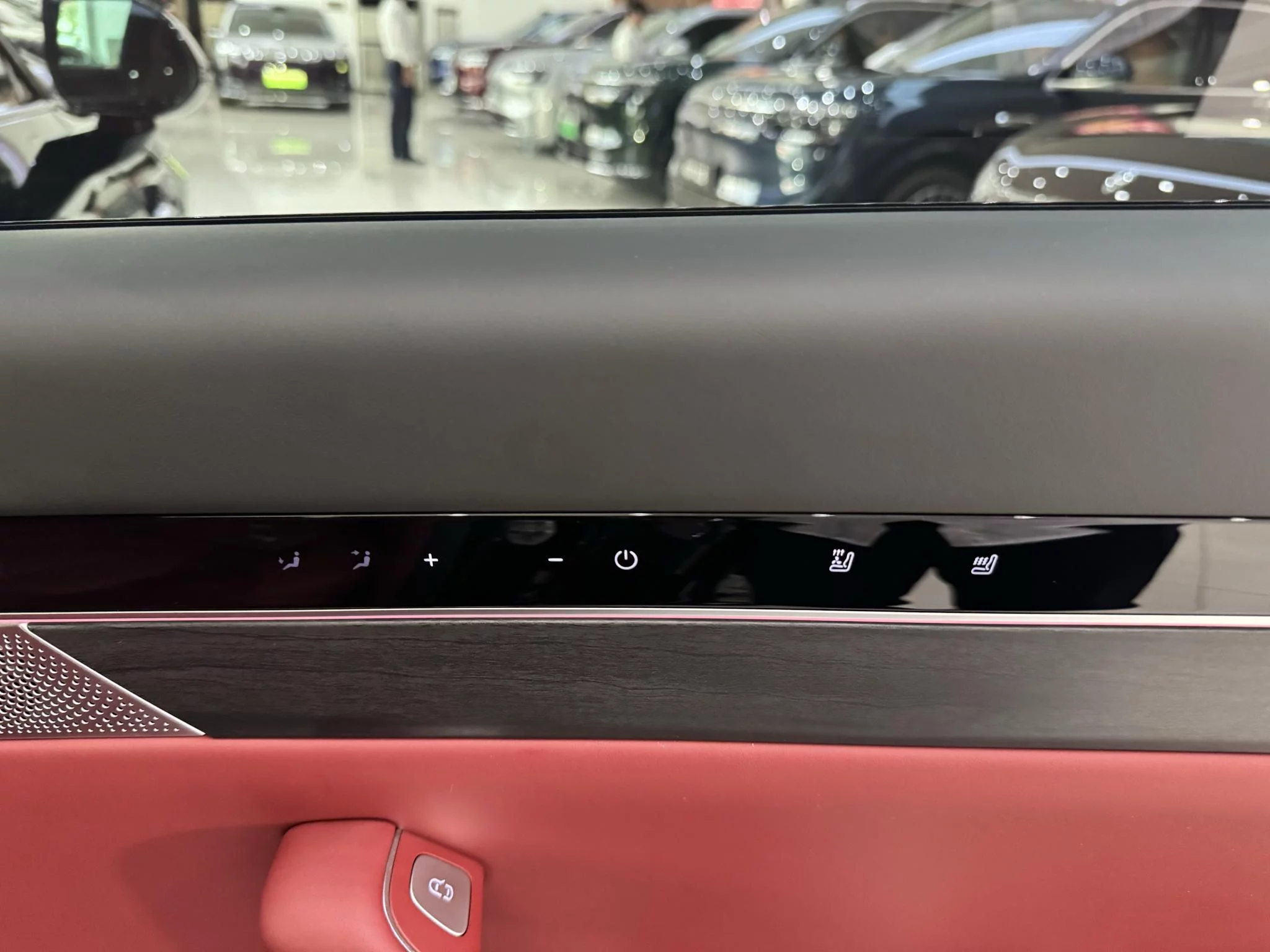 Luxeed Zhijie R7