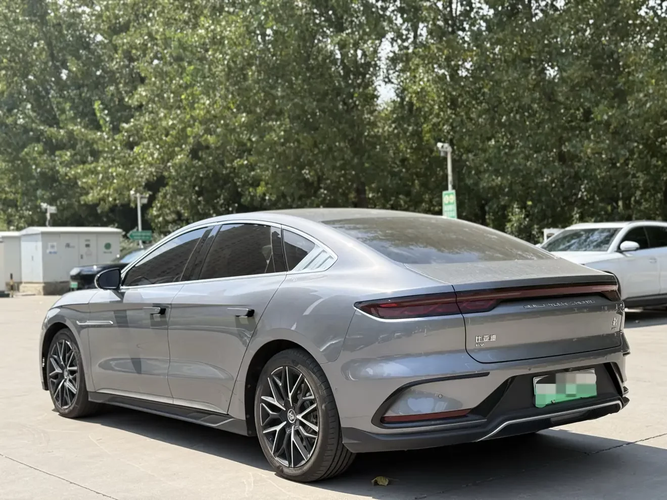 BYD Han EV