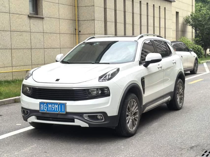 Lynk & Co 01