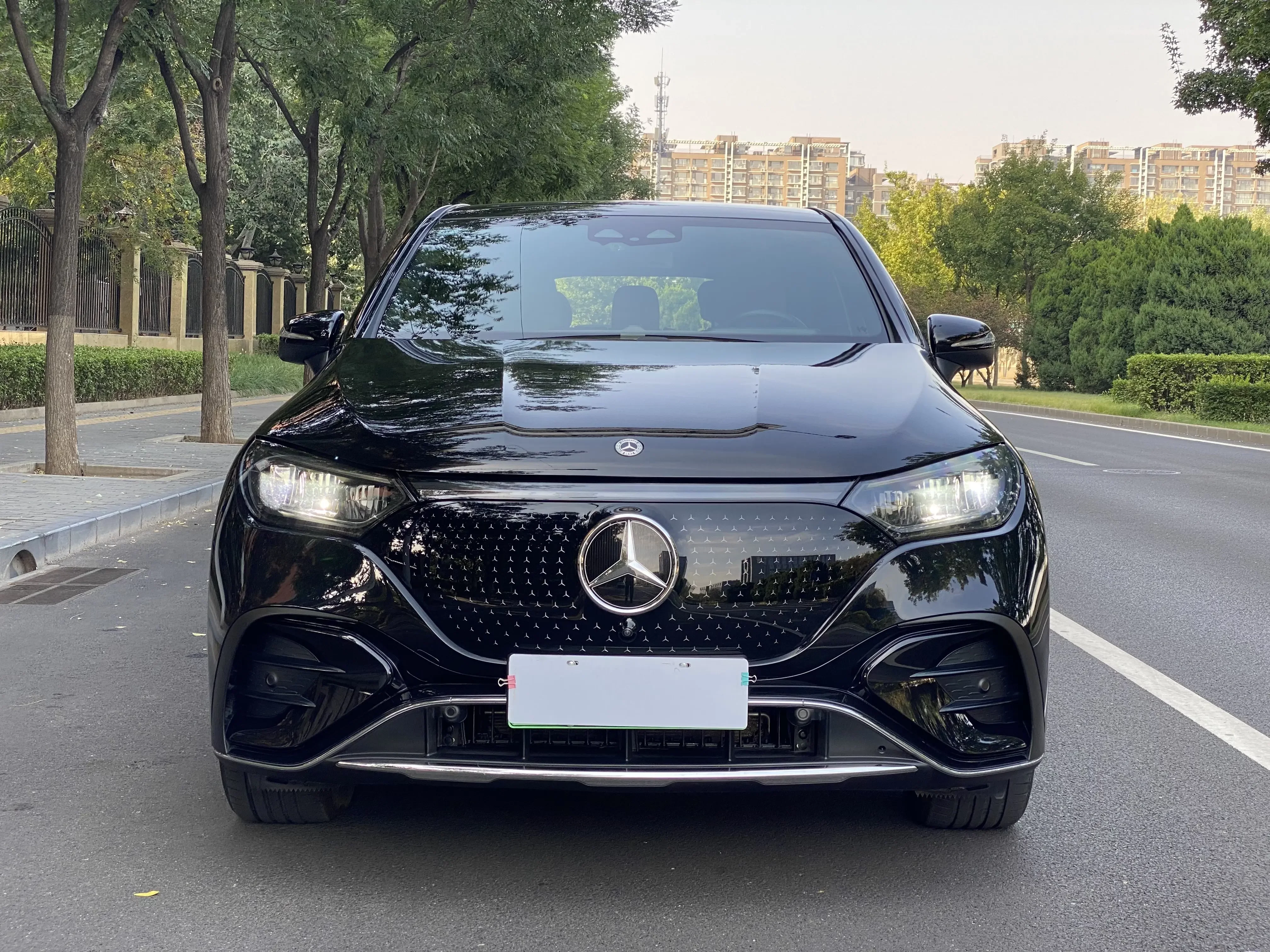 Mercedes-Benz EQE SUV