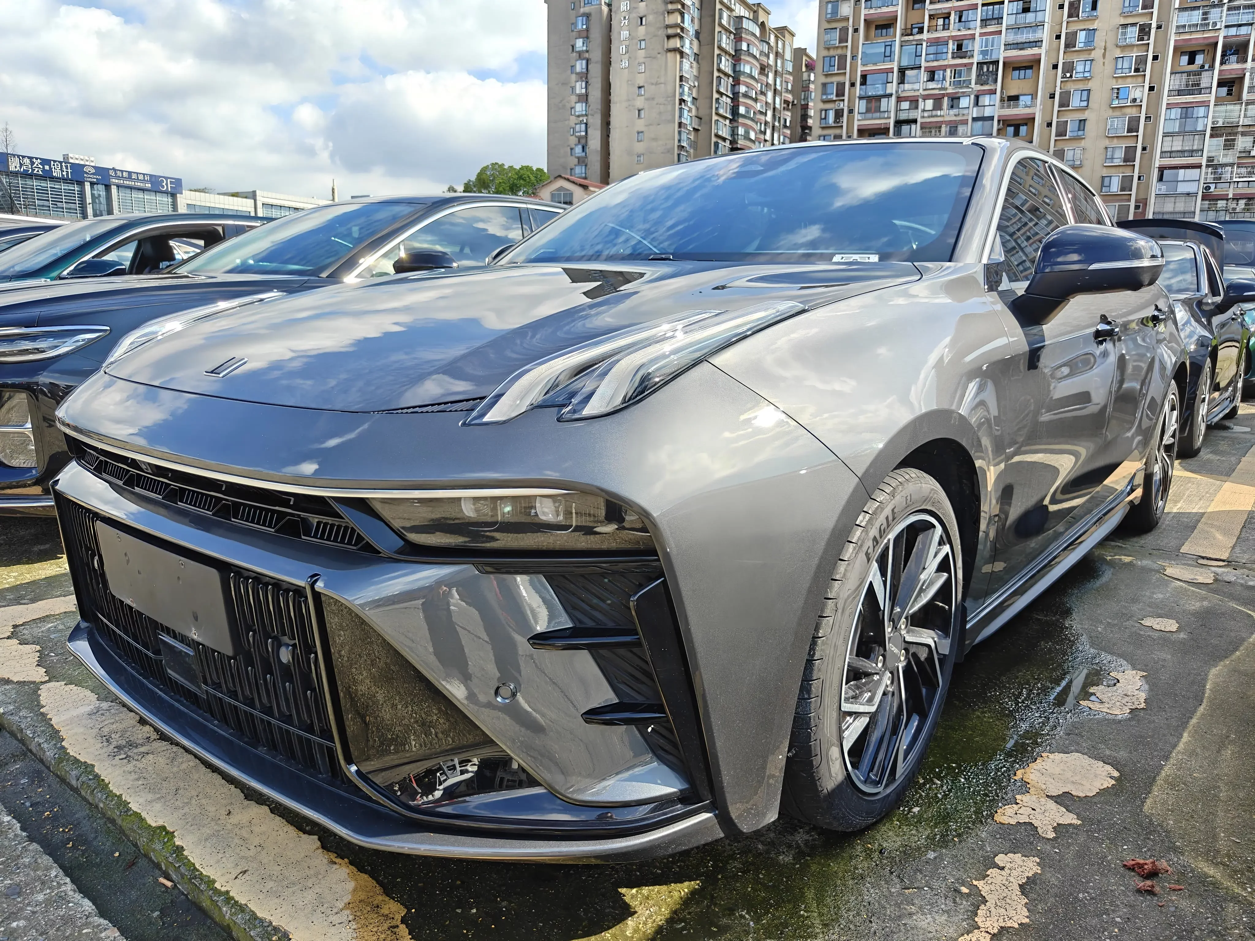 Lynk & Co 03