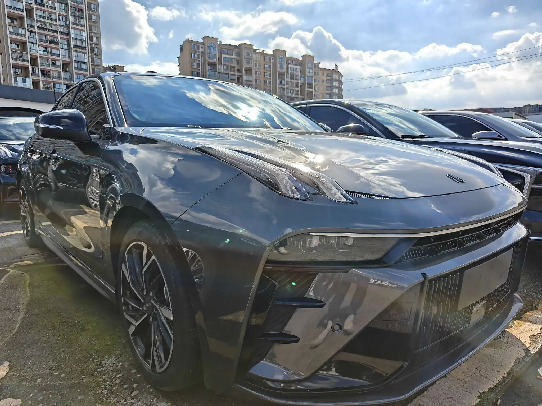 Lynk & Co 03