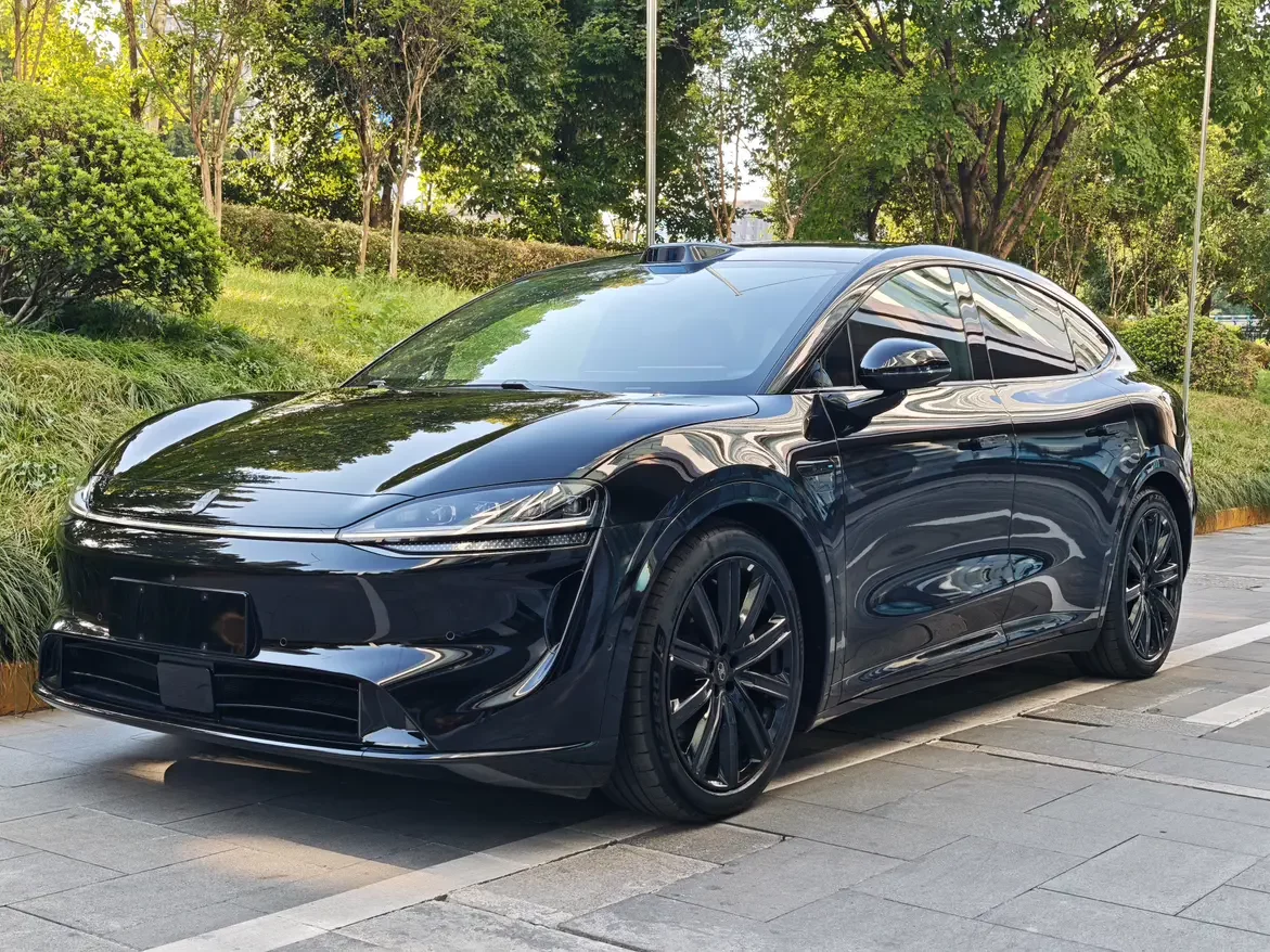 Luxeed Zhijie R7