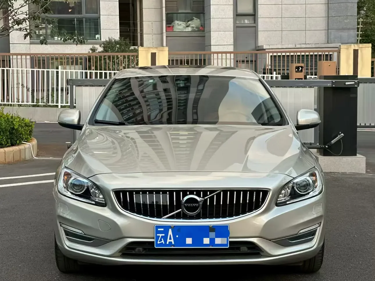 Volvo S60