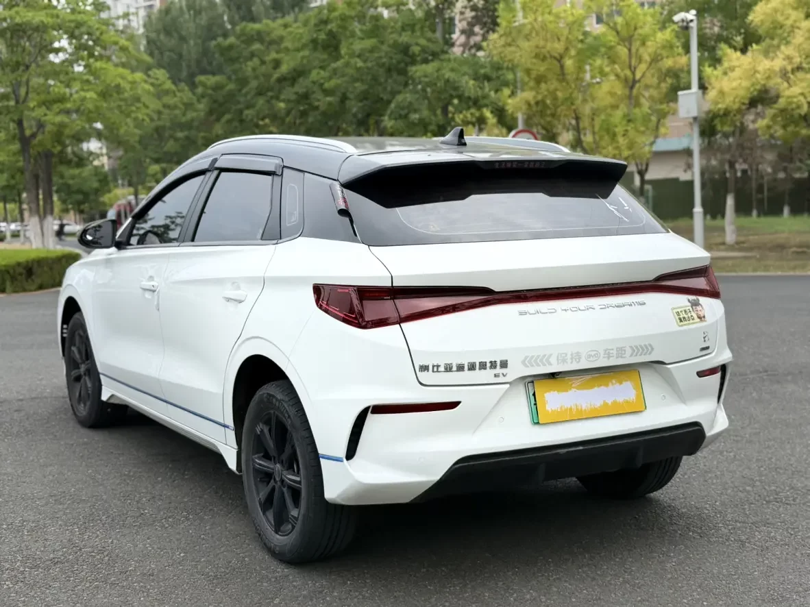 BYD e2