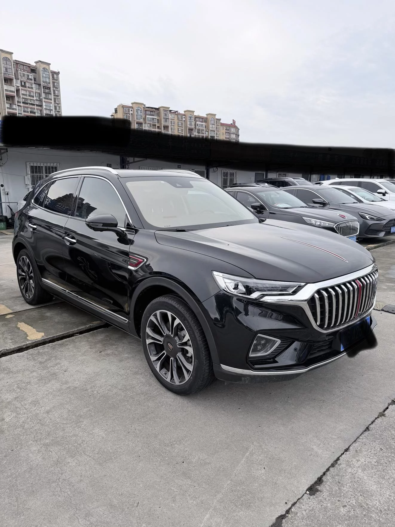 Hongqi HS5