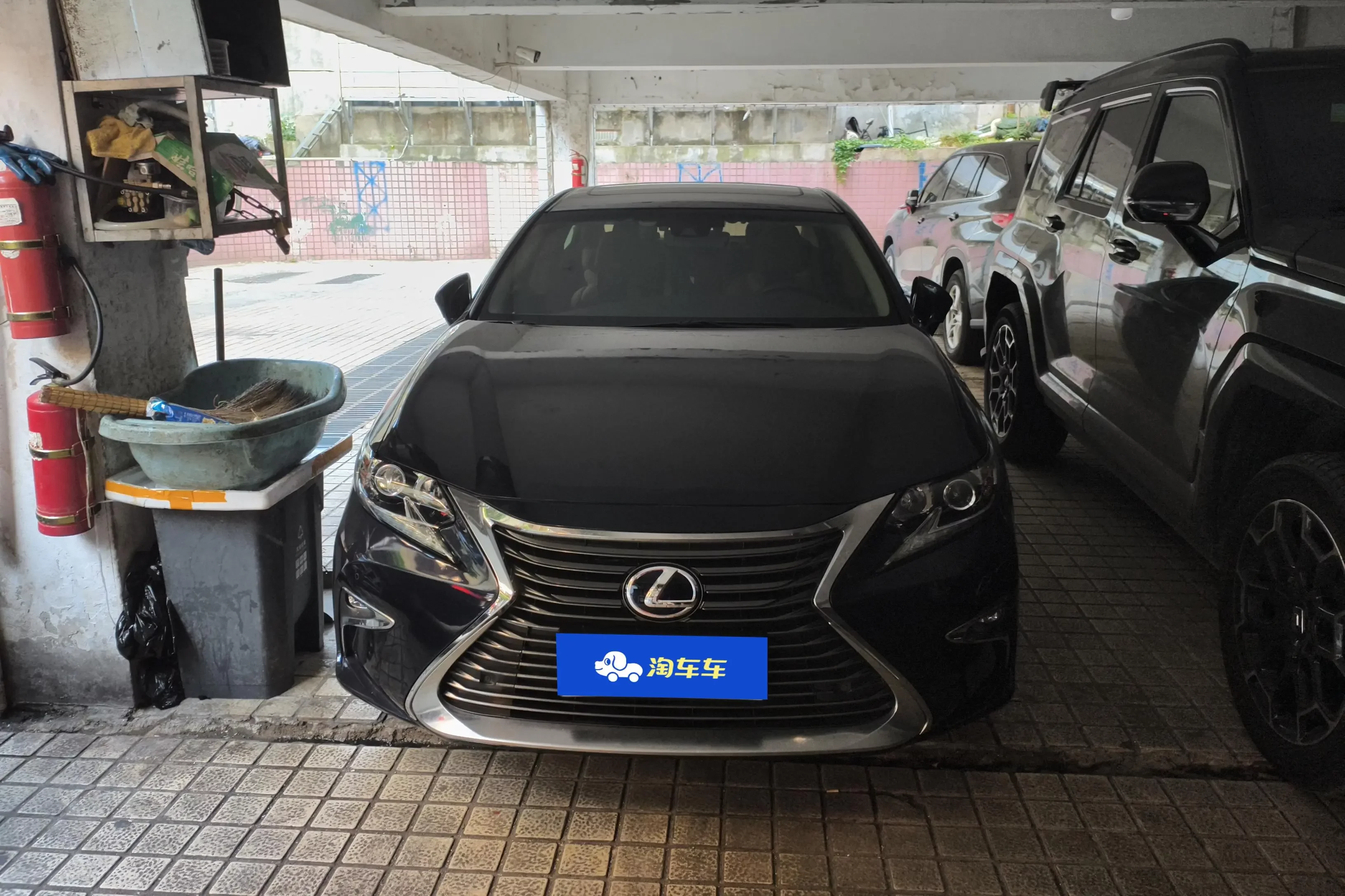 Lexus ES