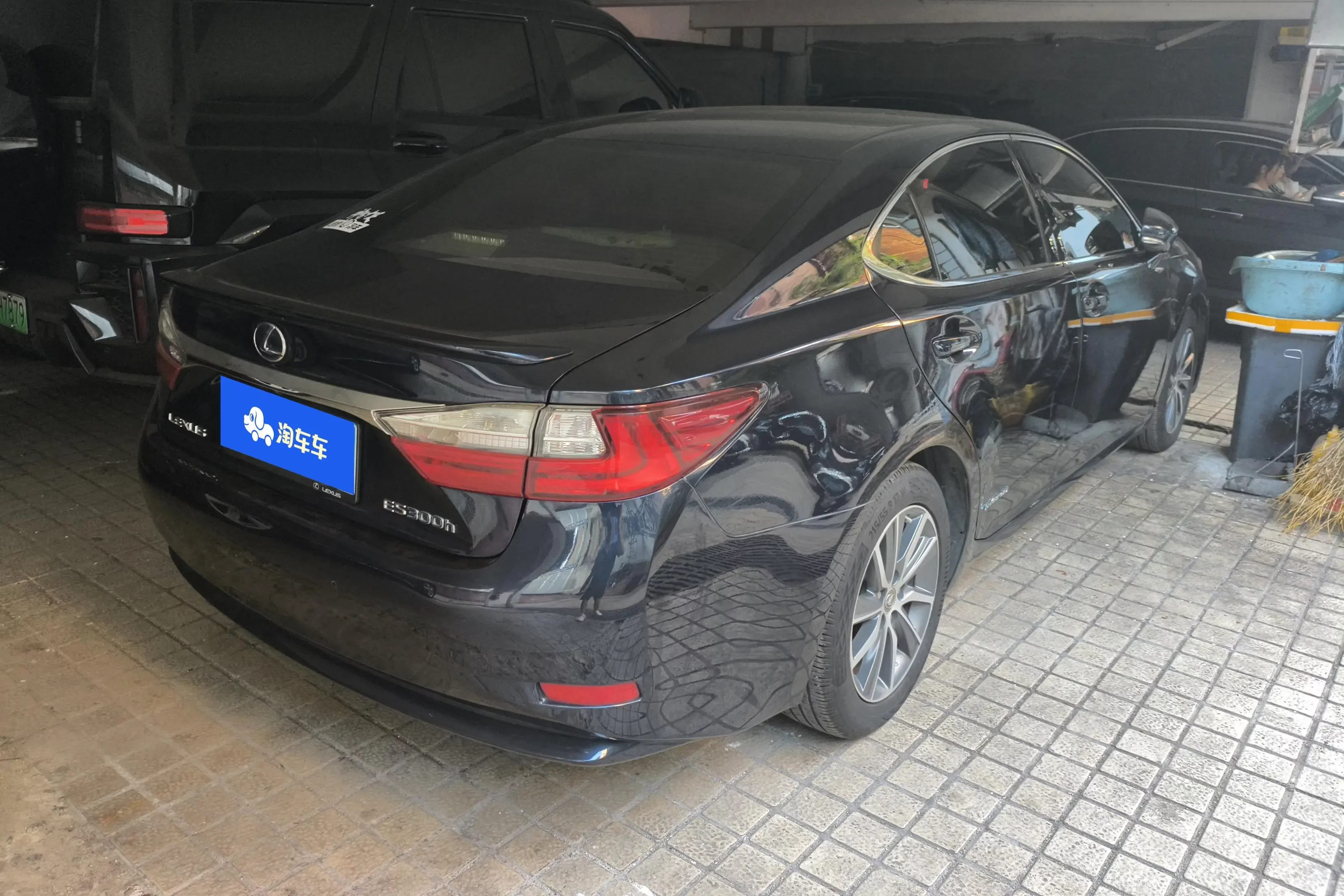 Lexus ES