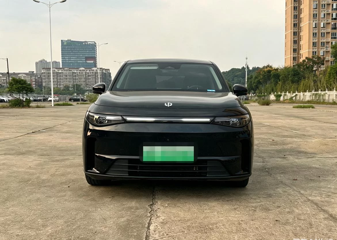 Leapmotor C10