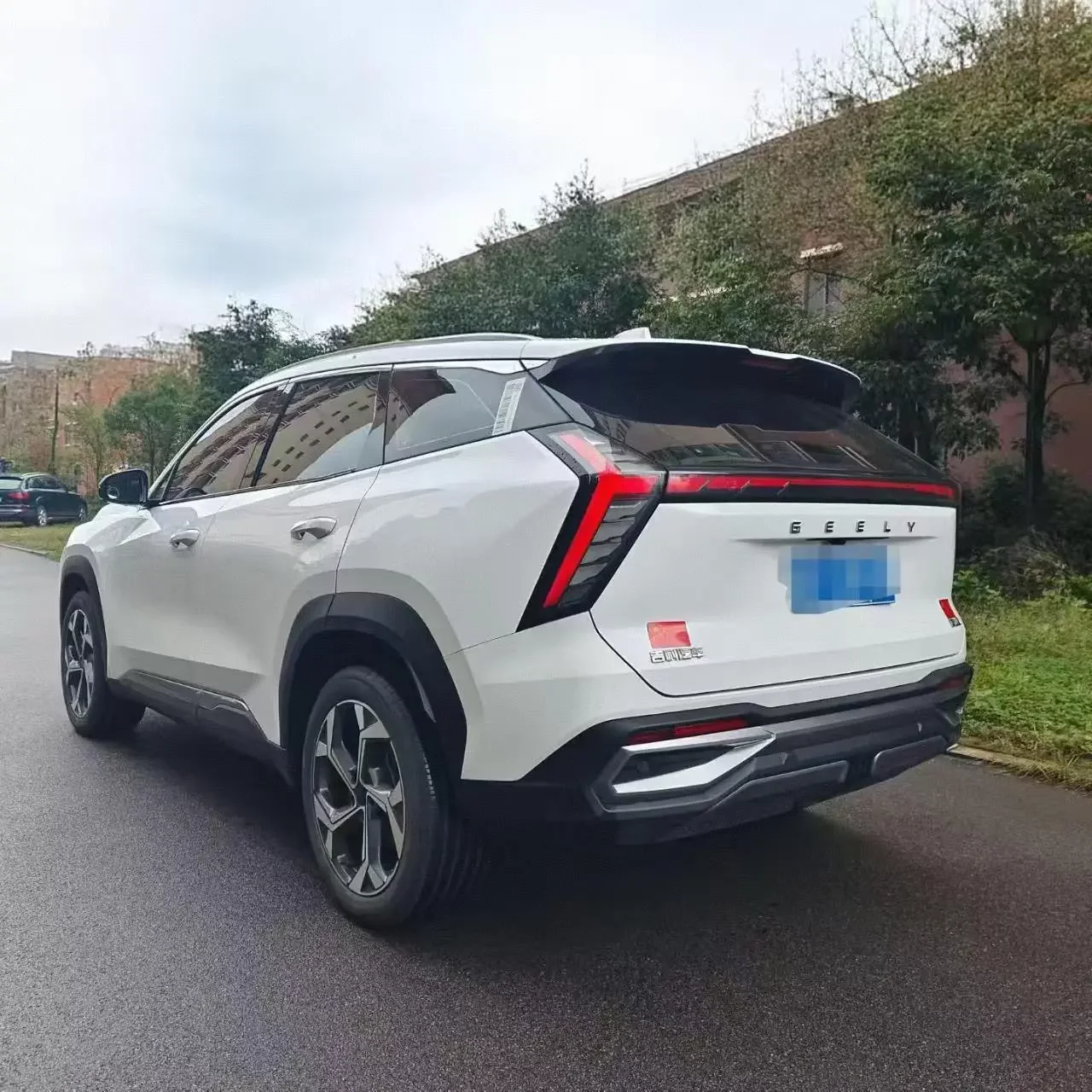 Geely Atlas L