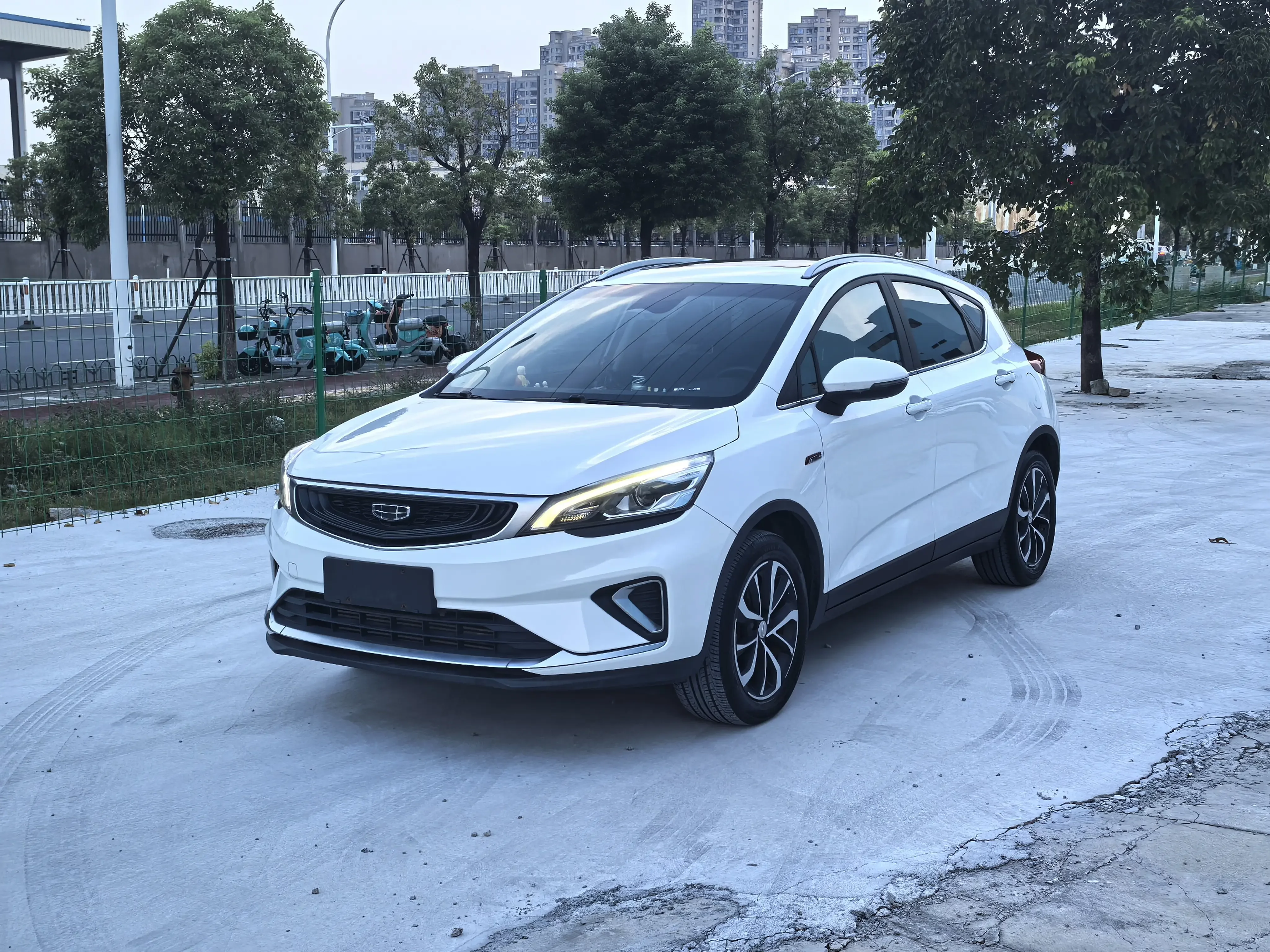 Geely Emgrand GS