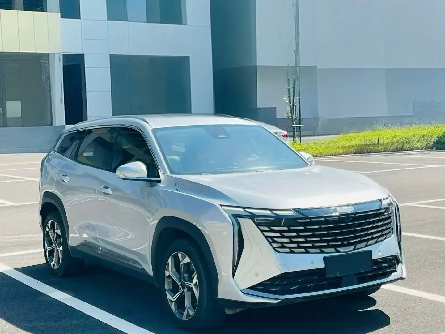 Geely Atlas L