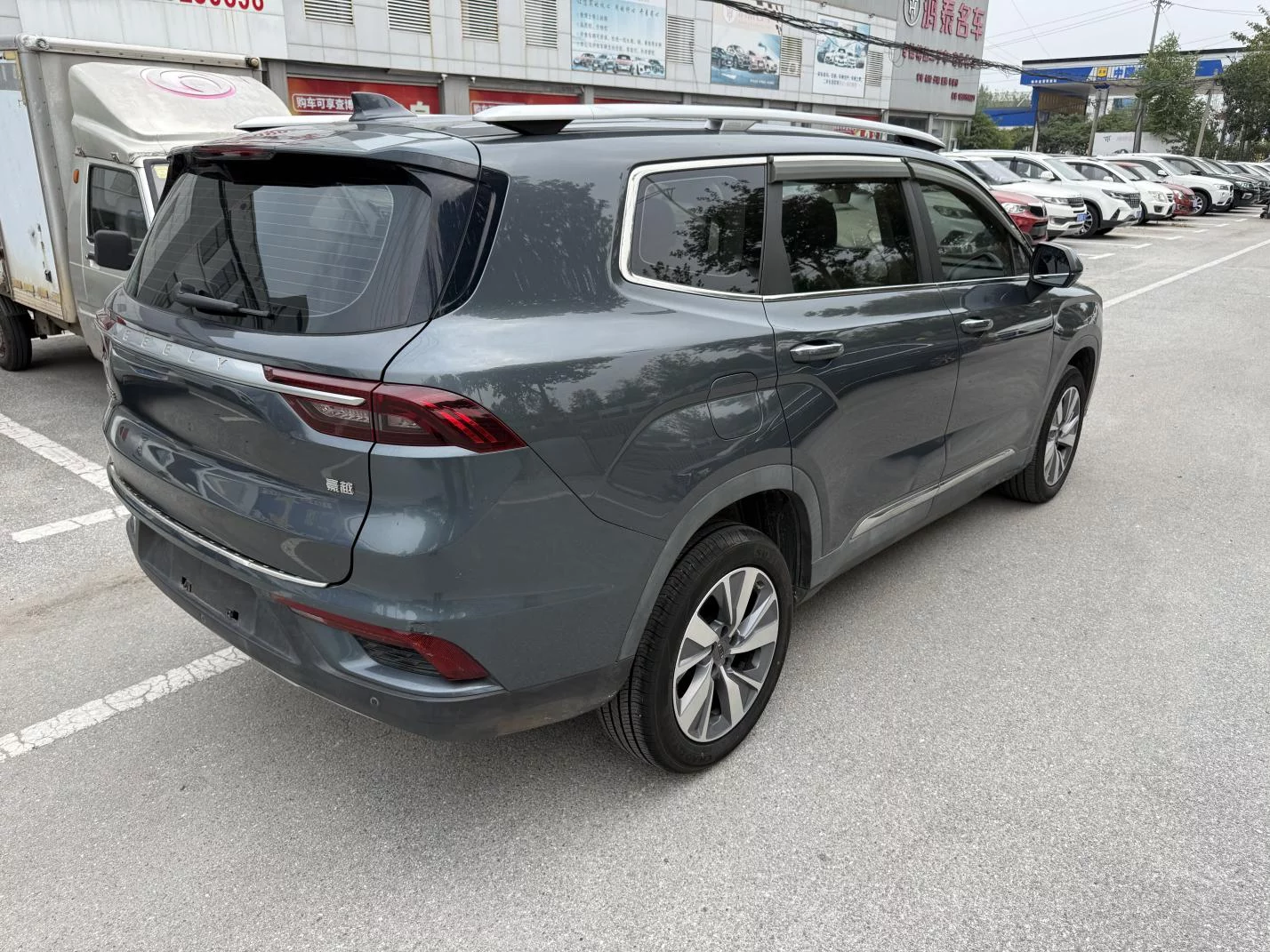 Geely Okavango