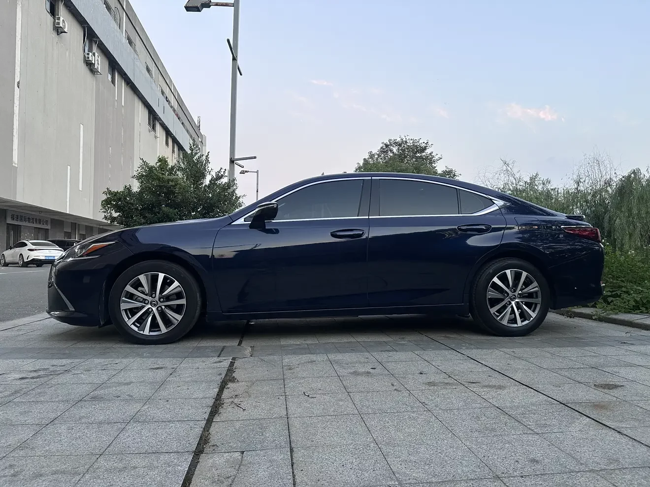 Lexus ES