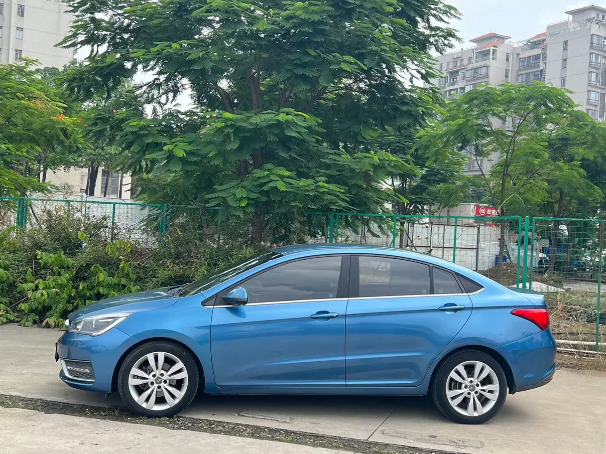 Chery Arrizo 5