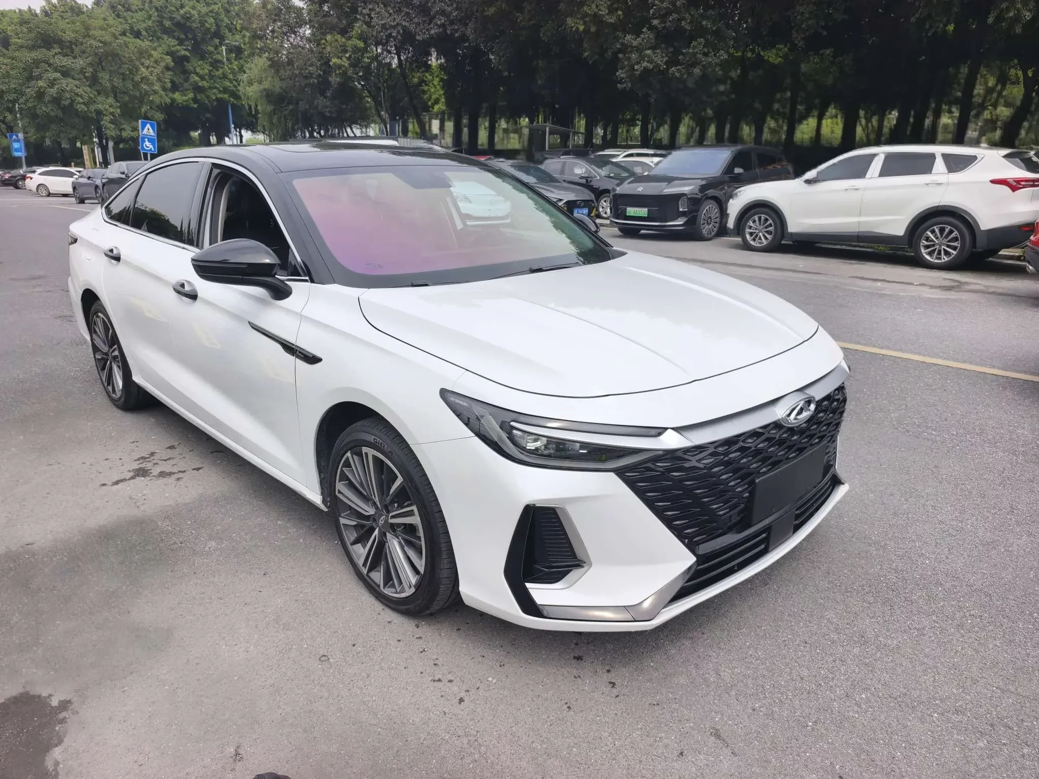 Chery Arrizo 8
