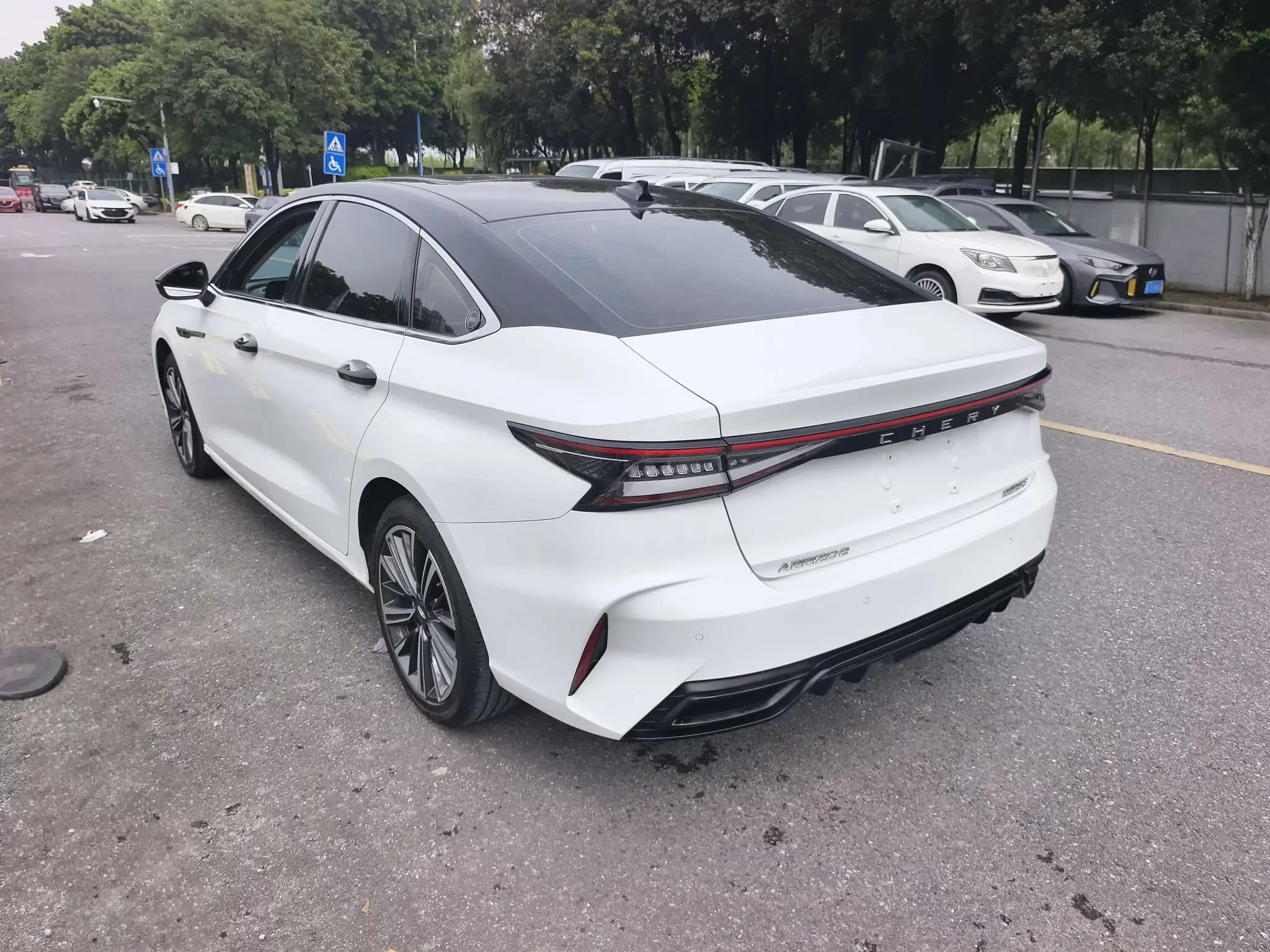 Chery Arrizo 8