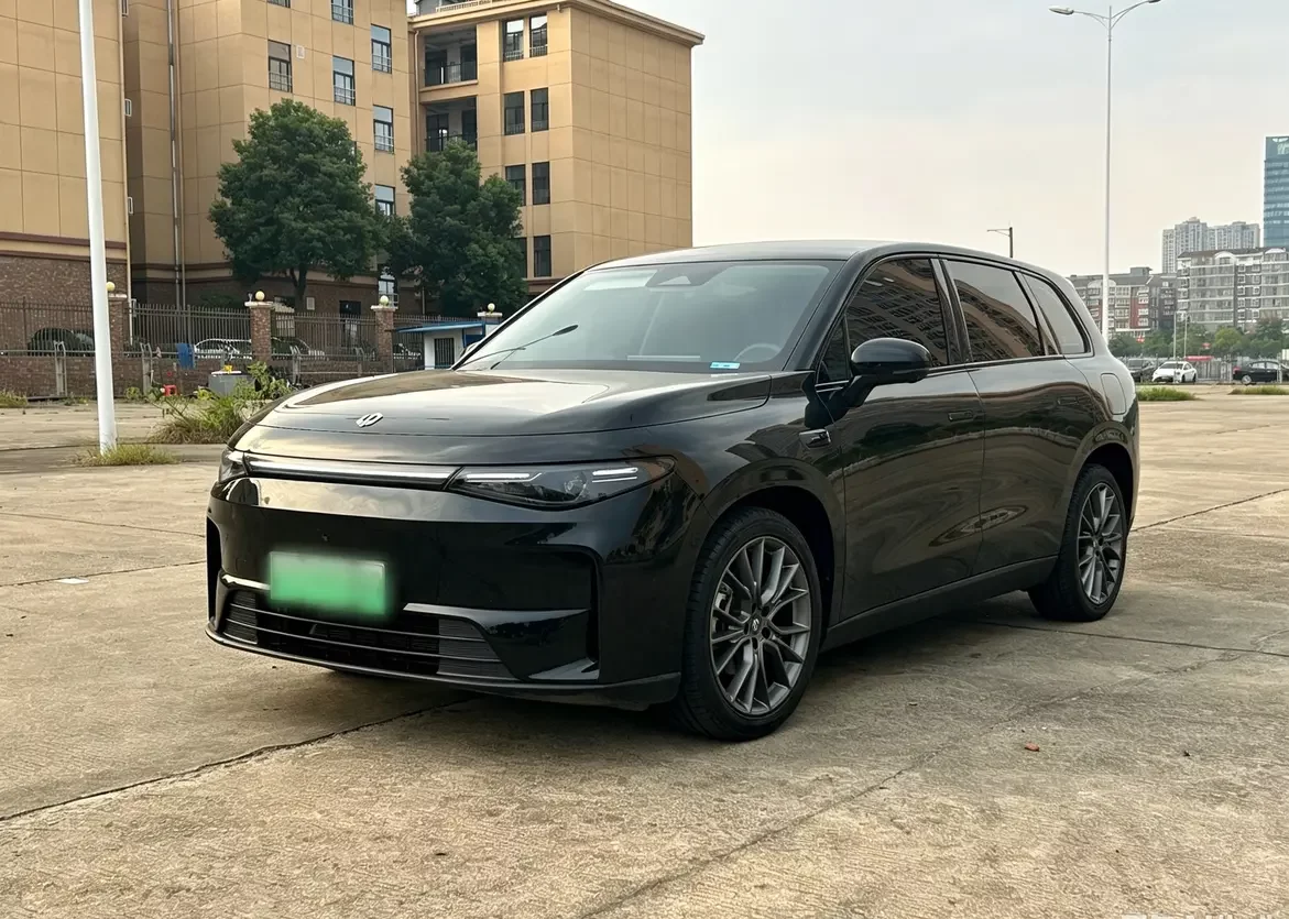 Leapmotor C10