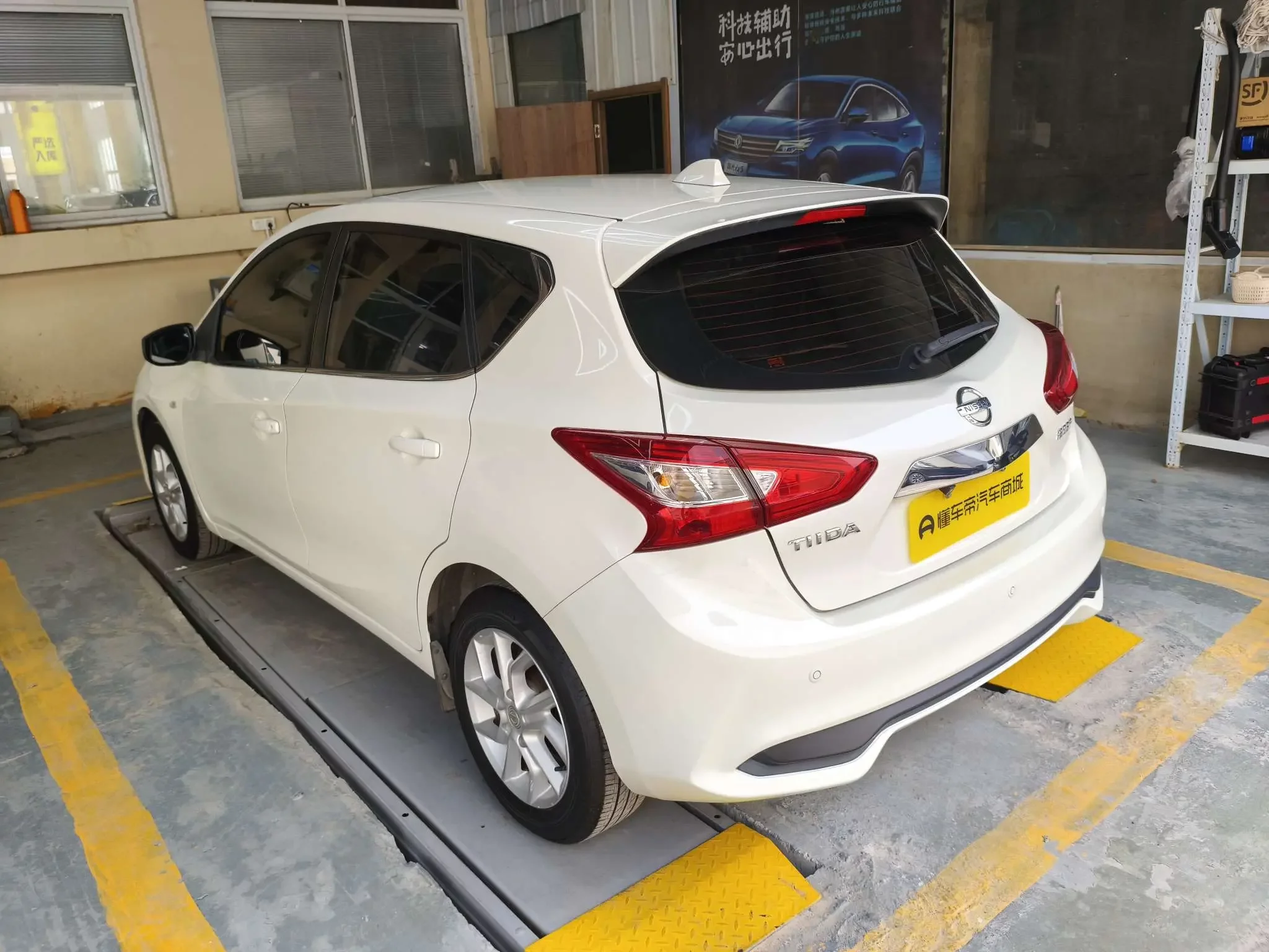 Nissan Tiida