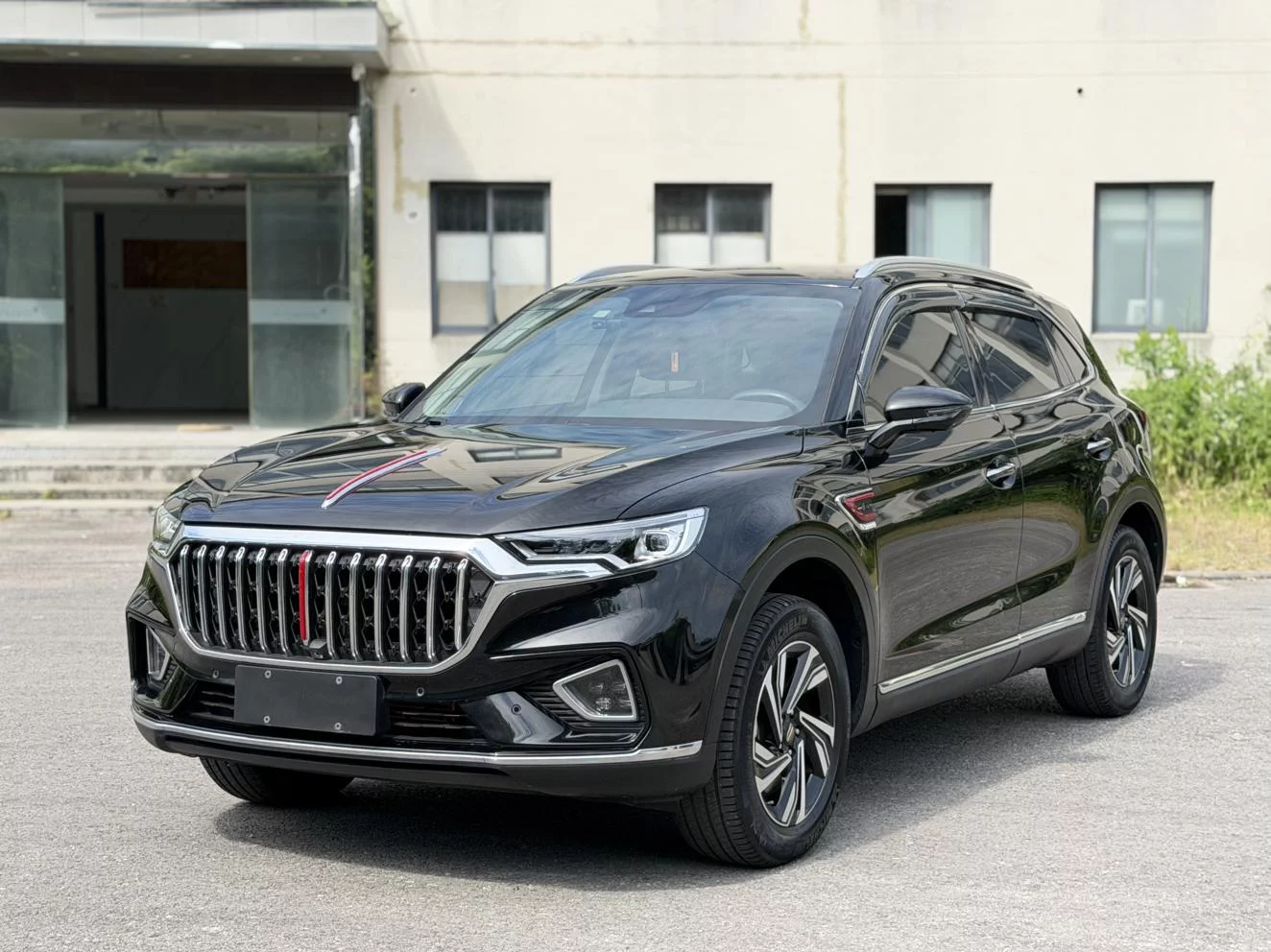 Hongqi HS5