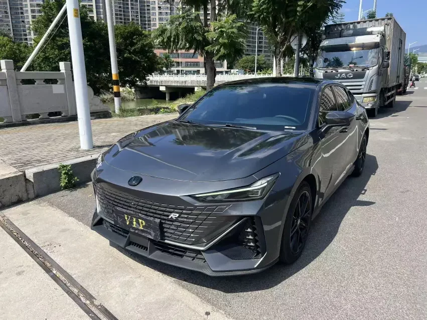 Changan UNI-V