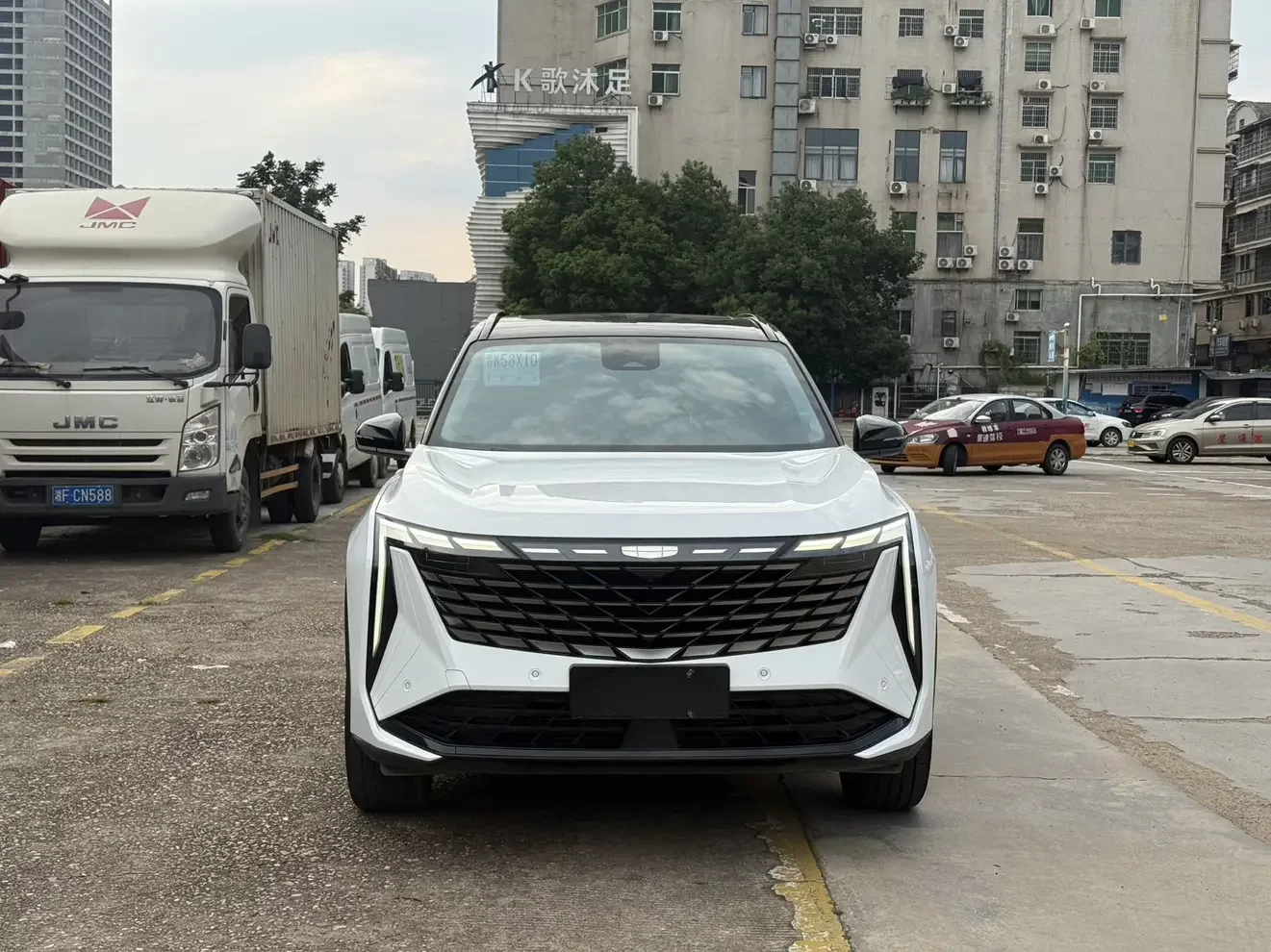 Geely Atlas L
