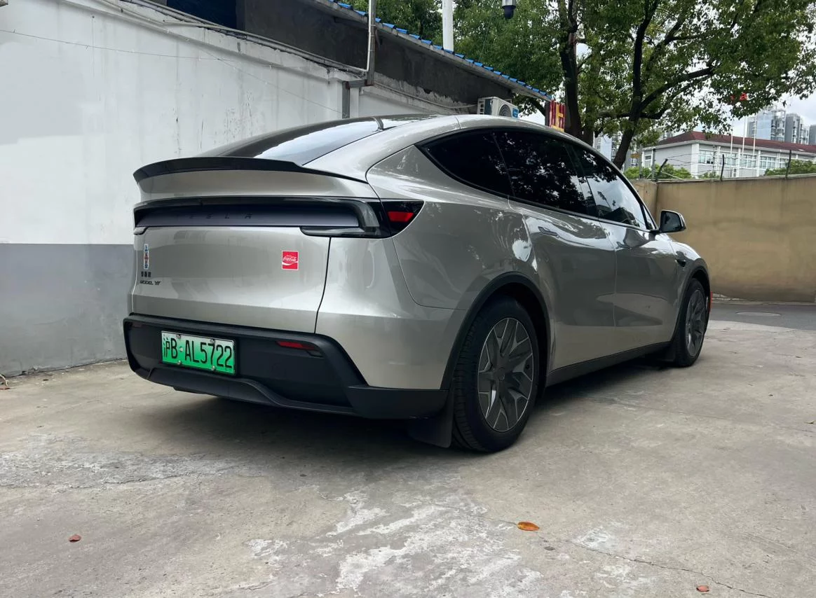 Tesla Model Y L