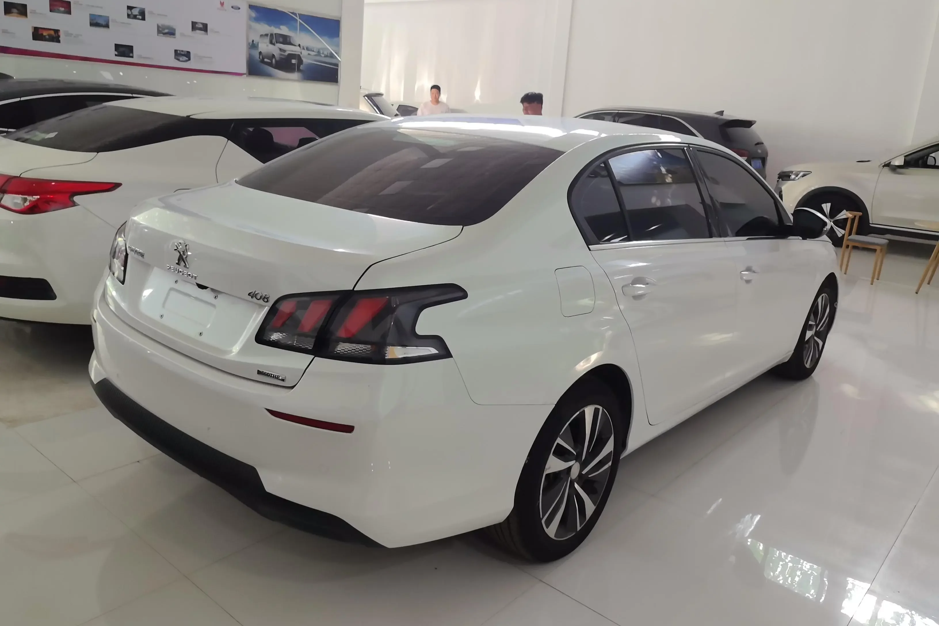 Peugeot 408