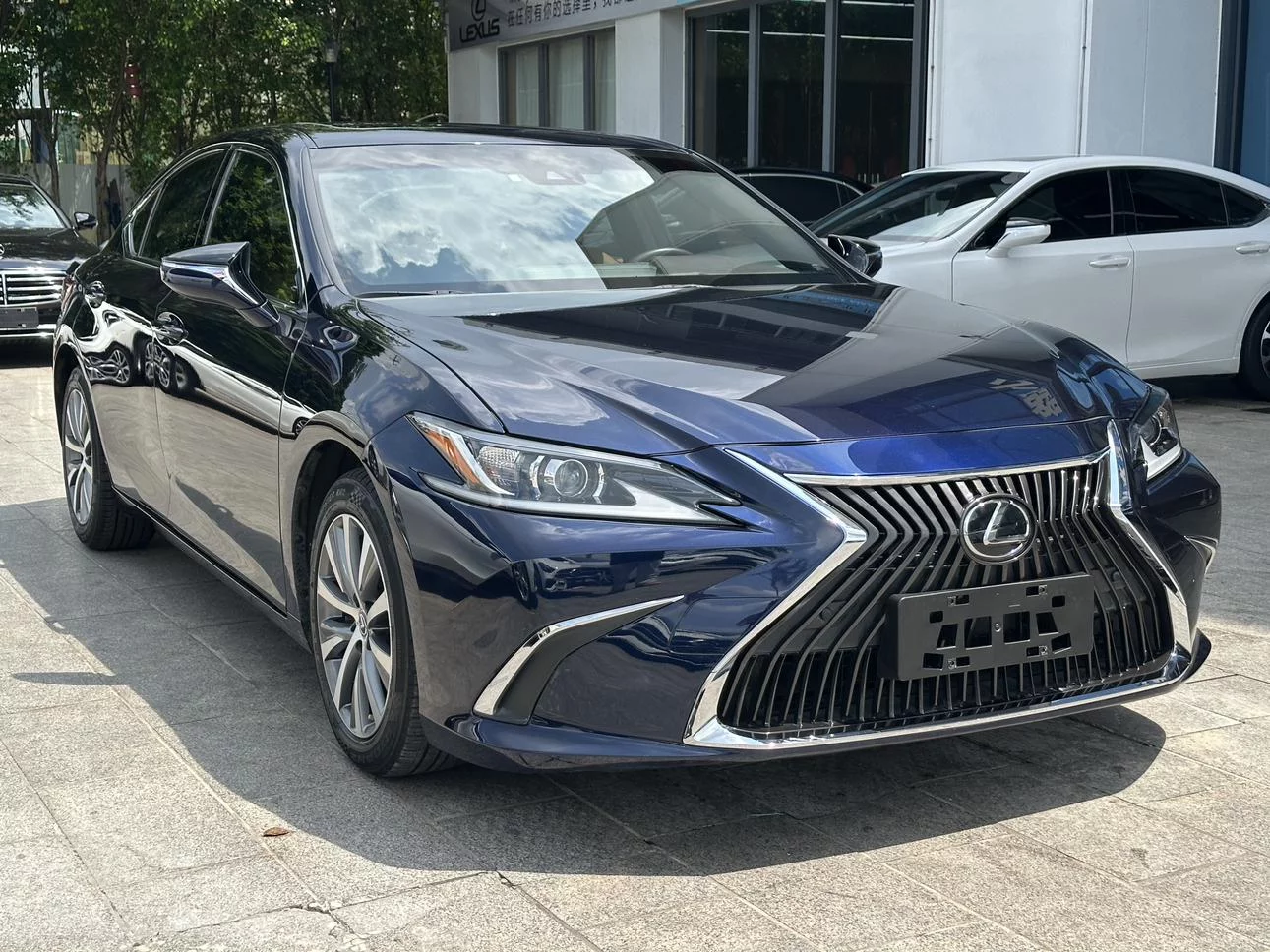 Lexus ES