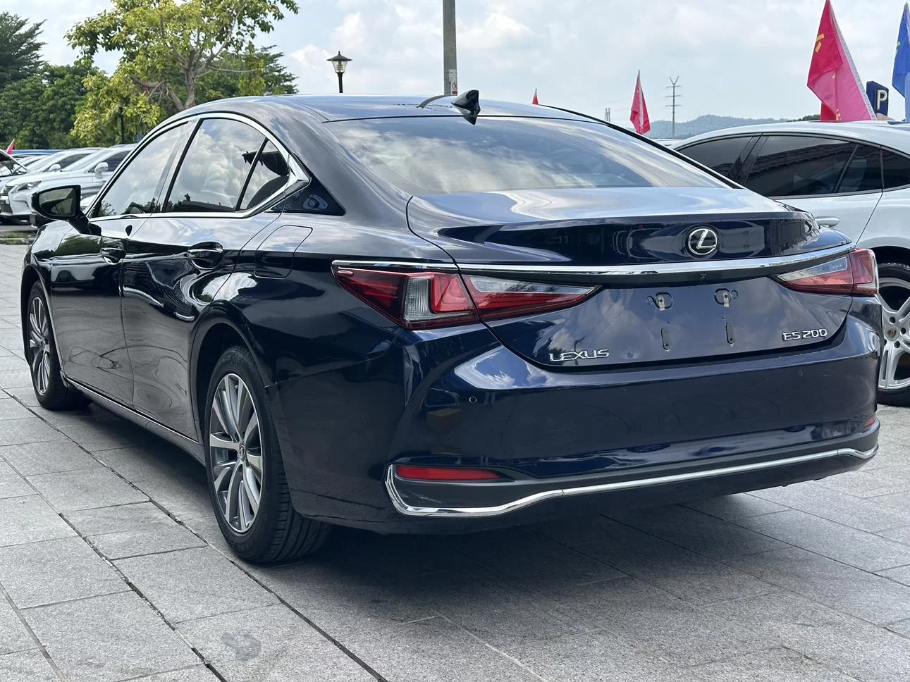 Lexus ES