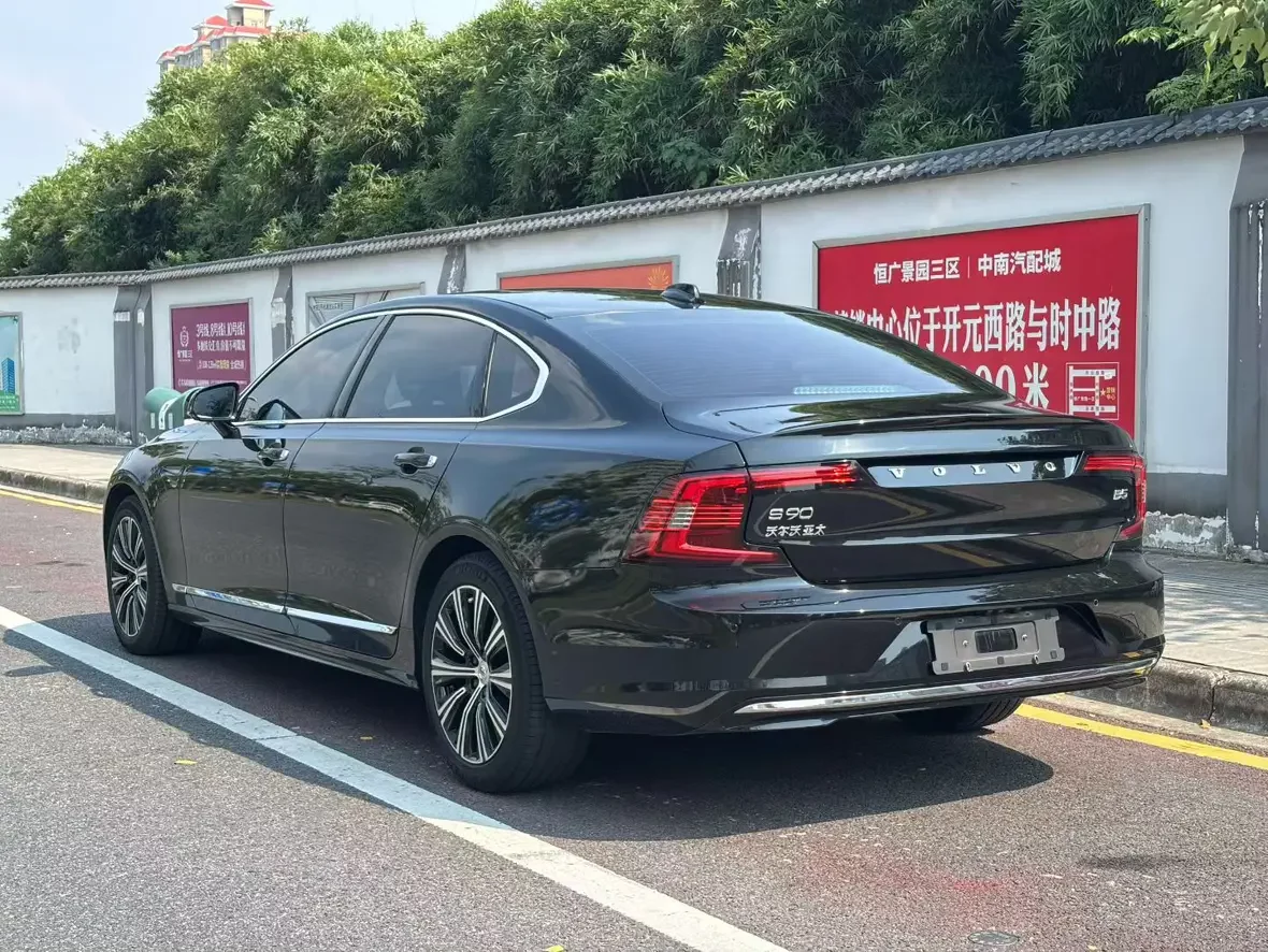 Volvo S90