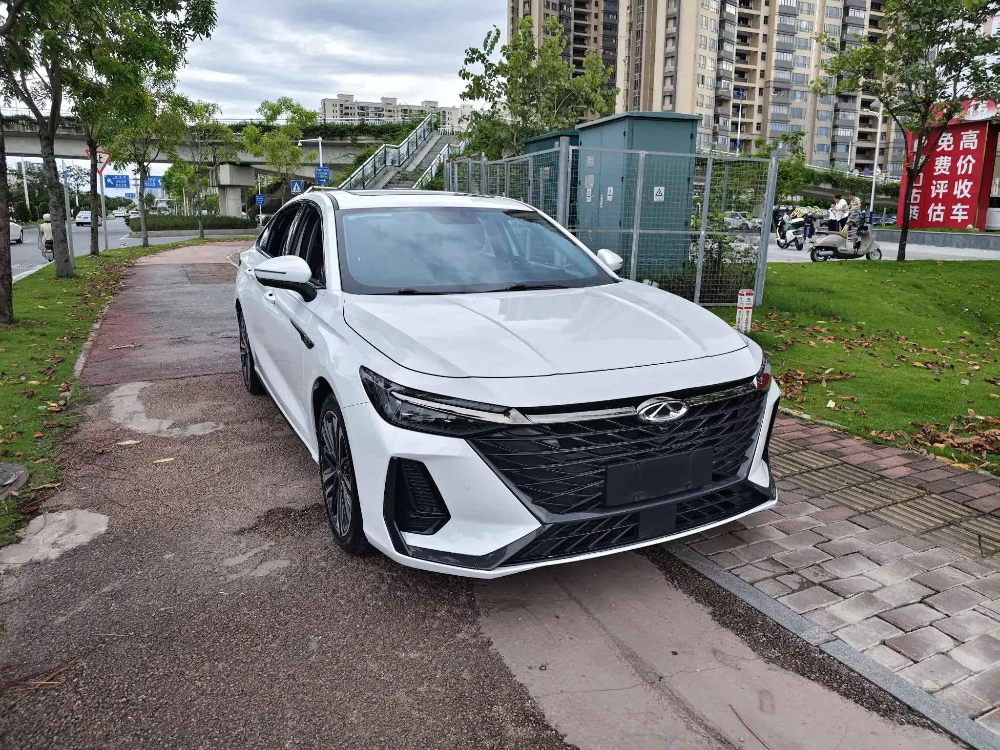 Chery Arrizo 8