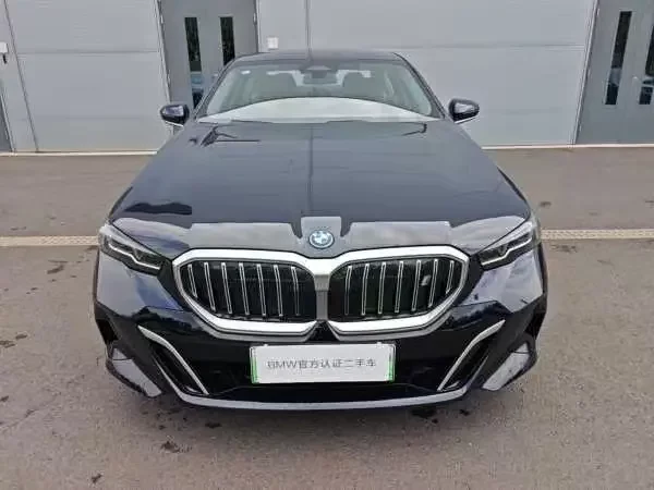 BMW i5