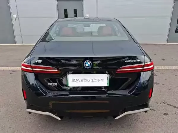 BMW i5